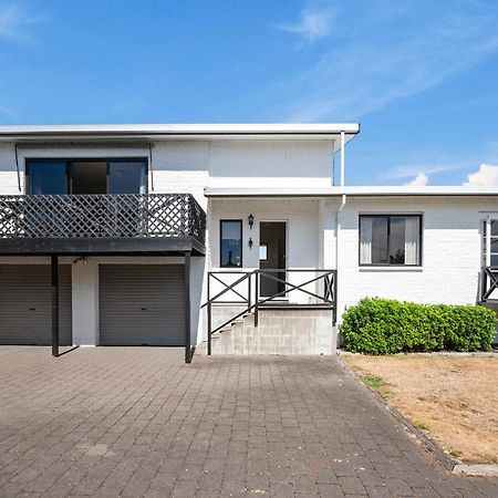 Lake Vista At Two Mile Bay- Taupo Central Home Exteriör bild