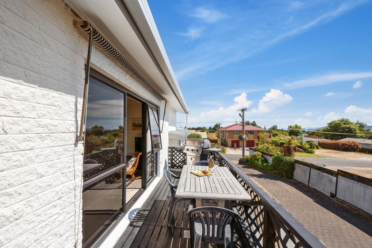 Lake Vista At Two Mile Bay- Taupo Central Home Exteriör bild