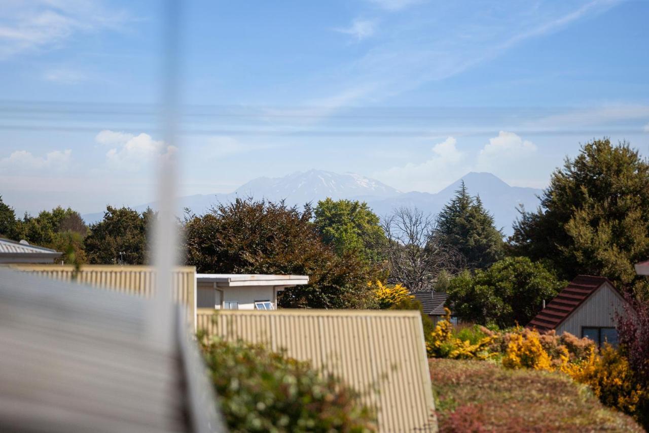 Lake Vista At Two Mile Bay- Taupo Central Home Exteriör bild